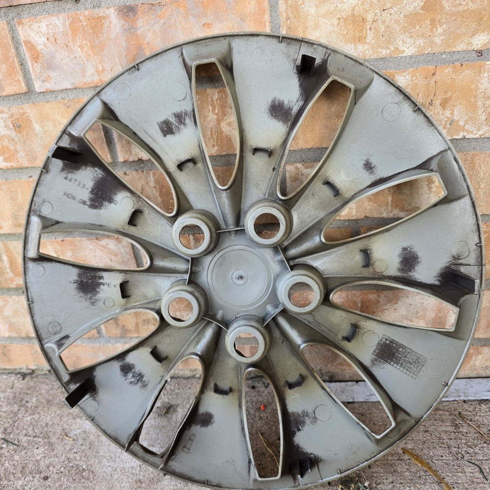 Honda Hubcaps 16 Inch Wheel Covers 44733-TA5-A00 Set of 4 Silver Good OEM - Picture 3 of 13